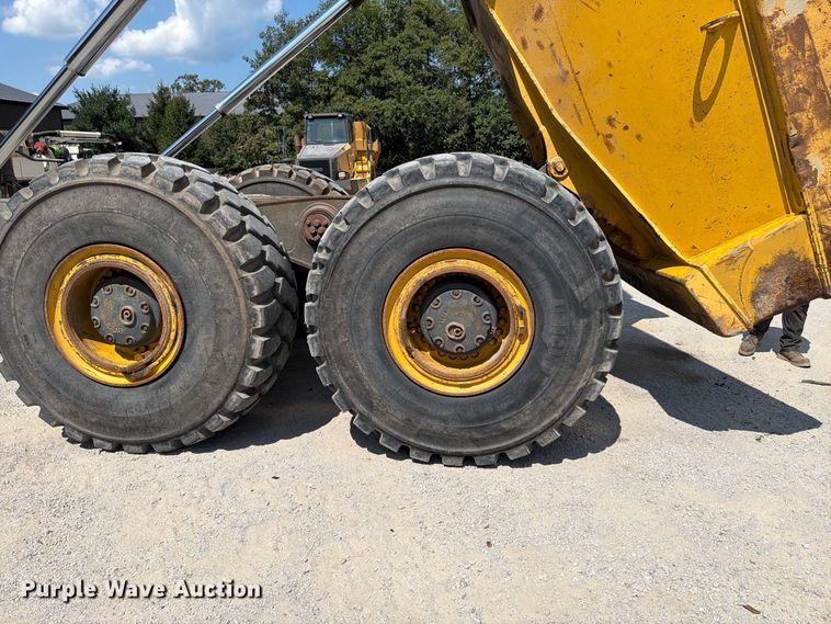 image for item FK4131 2002 Komatsu HM350-1 articulated haul truck
