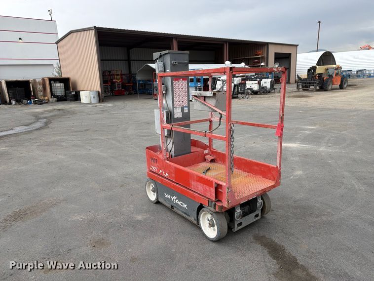 image for item FK4590 2017 Skyjack SJ16 vertical lift