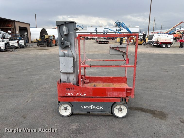 image for item FK4590 2017 Skyjack SJ16 vertical lift