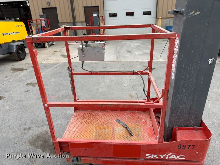 image for item FK4590 2017 Skyjack SJ16 vertical lift