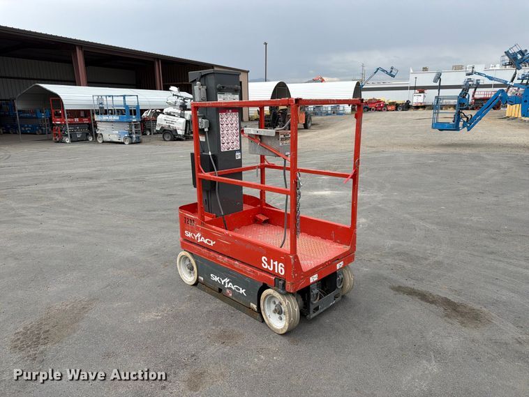image for item FK4591 2016 Skyjack SJ16 vertical lift