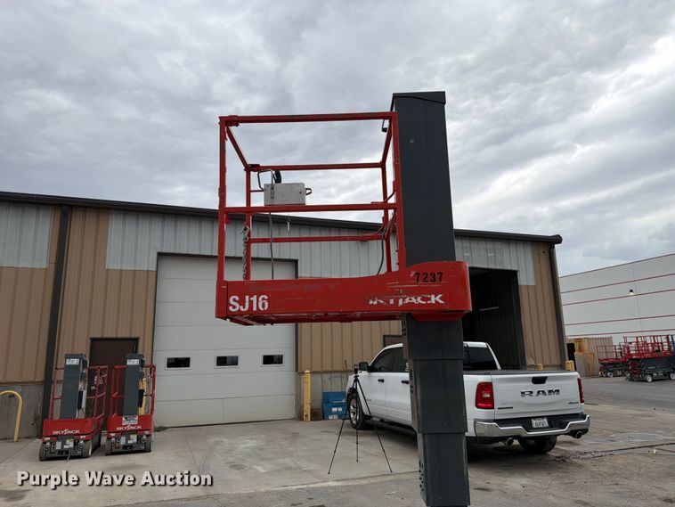 image for item FK4591 2016 Skyjack SJ16 vertical lift