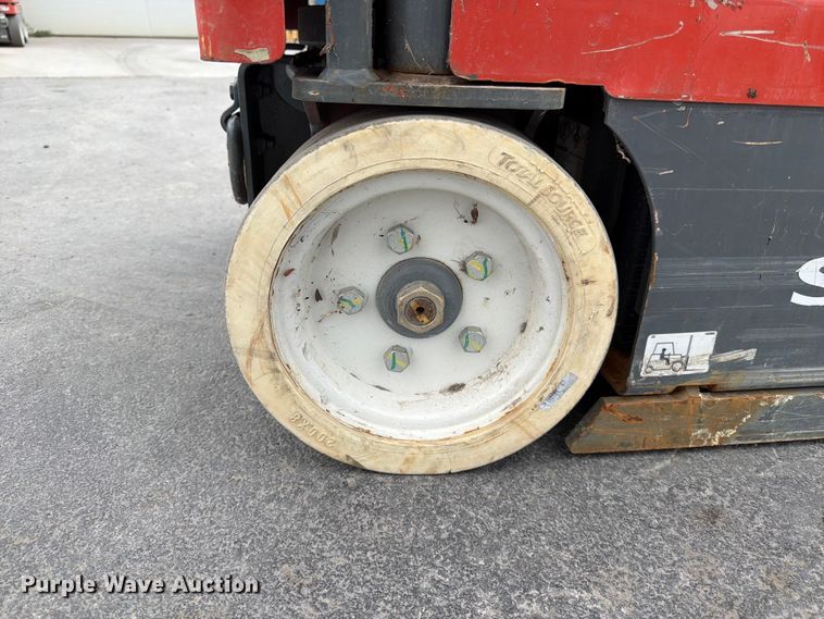 image for item FK4591 2016 Skyjack SJ16 vertical lift