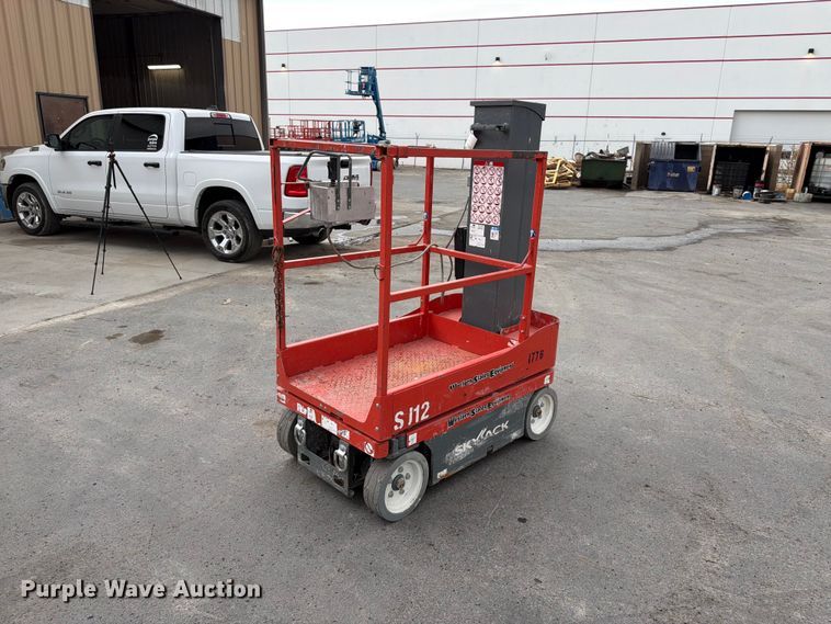 image for item FK4592 2017 Skyjack SJ12 vertical lift