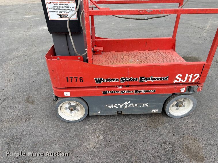 image for item FK4592 2017 Skyjack SJ12 vertical lift