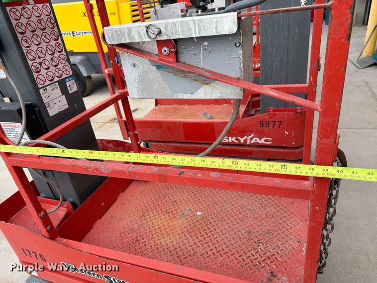 image for item FK4592 2017 Skyjack SJ12 vertical lift