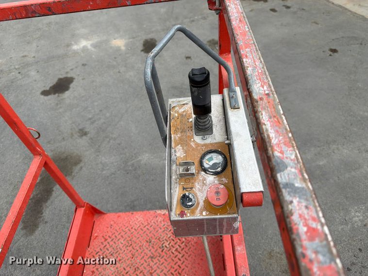 image for item FK4592 2017 Skyjack SJ12 vertical lift