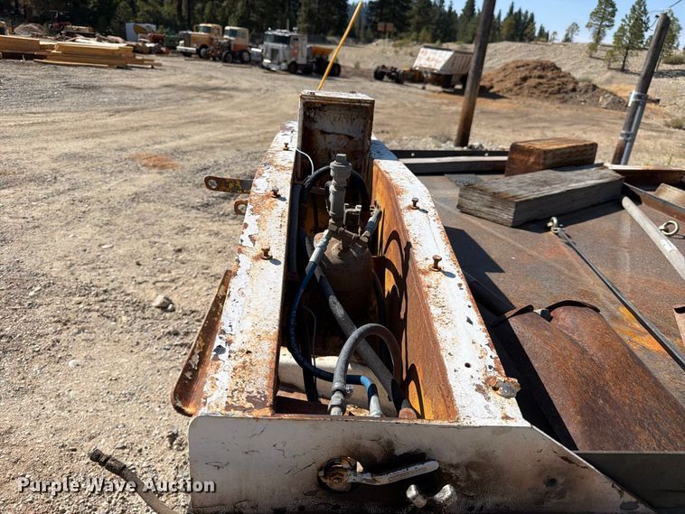 image for item FK4609 1969 Pierce General lowboy equipment trailer