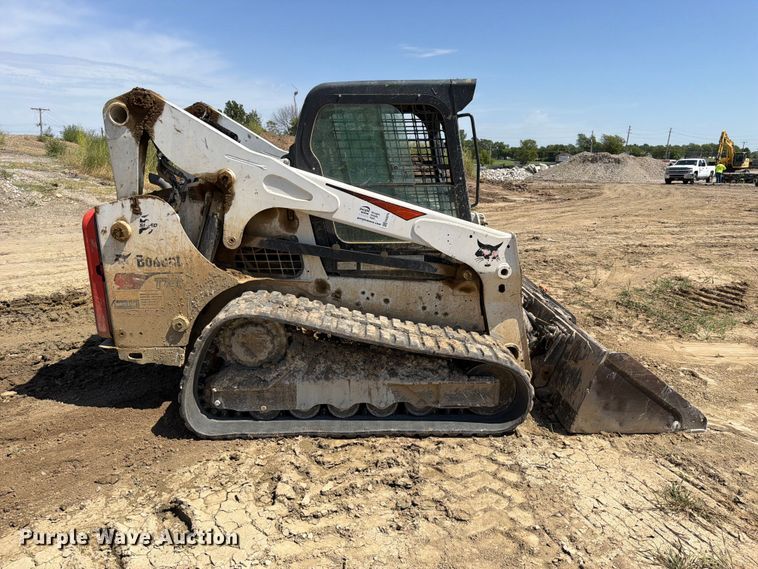 image for item FK5076 2021 Bobcat T740 tracked skid steer loader