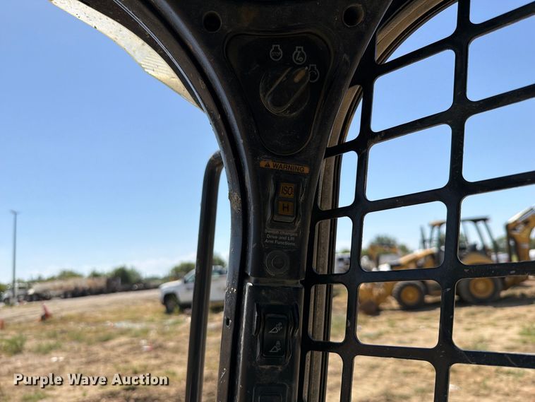 image for item FK5076 2021 Bobcat T740 tracked skid steer loader