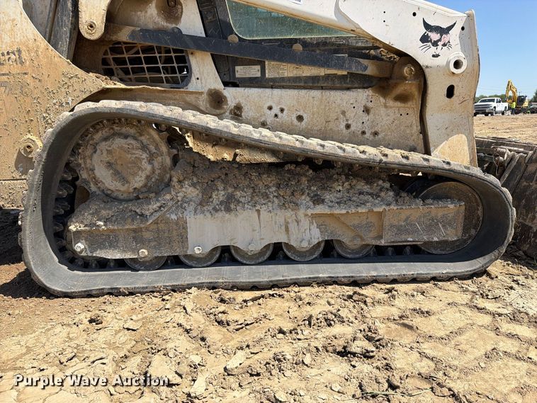 image for item FK5076 2021 Bobcat T740 tracked skid steer loader