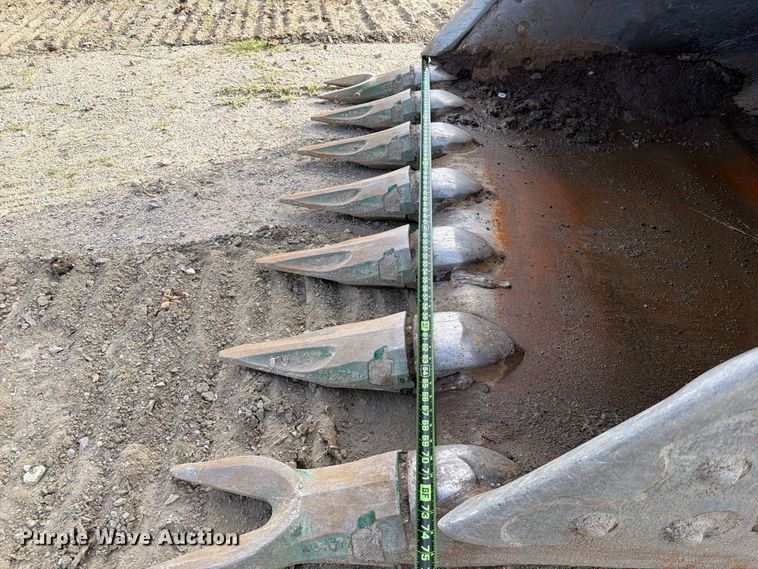 image for item FK5078 2013 Komatsu PC490LC-10 excavator