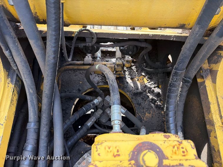 image for item FK5078 2013 Komatsu PC490LC-10 excavator