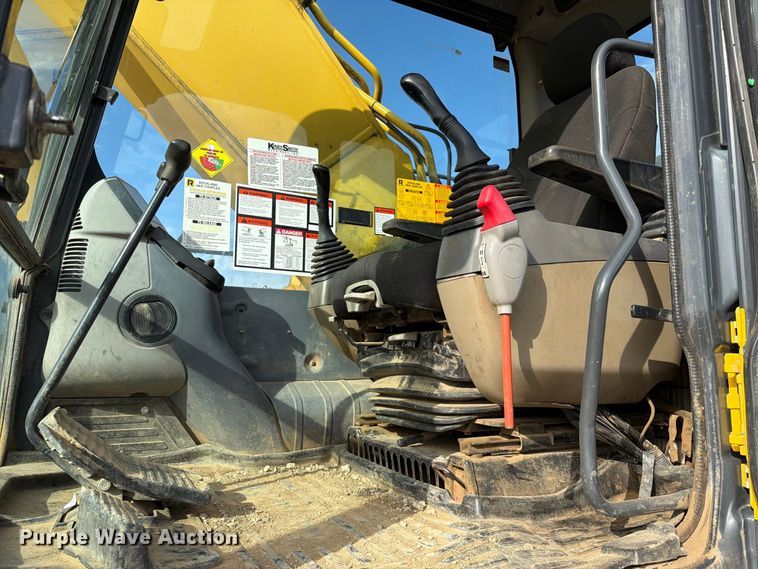 image for item FK5078 2013 Komatsu PC490LC-10 excavator
