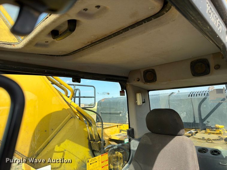 image for item FK5078 2013 Komatsu PC490LC-10 excavator
