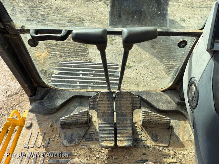 image for item FK5078 2013 Komatsu PC490LC-10 excavator