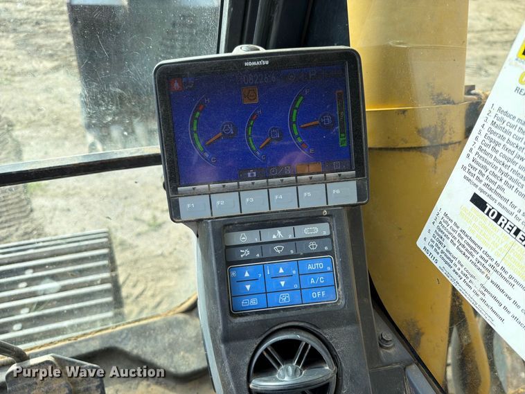 image for item FK5078 2013 Komatsu PC490LC-10 excavator