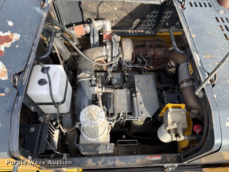 image for item FK5078 2013 Komatsu PC490LC-10 excavator