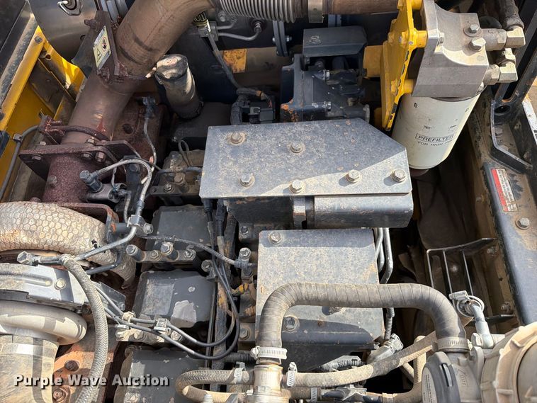 image for item FK5078 2013 Komatsu PC490LC-10 excavator