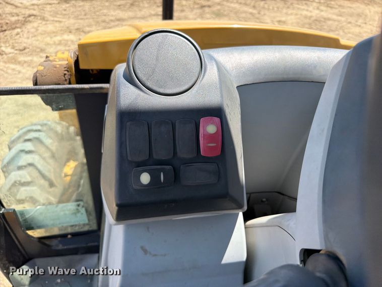 image for item FK5081 2013 Caterpillar 420F backhoe
