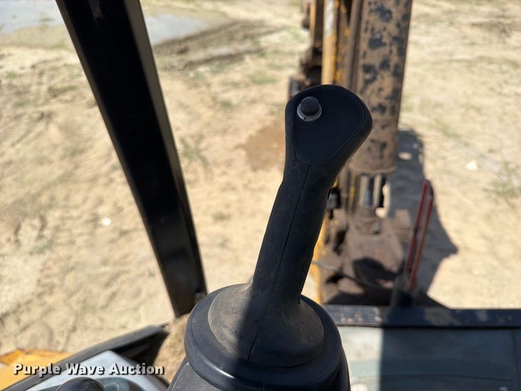 image for item FK5081 2013 Caterpillar 420F backhoe
