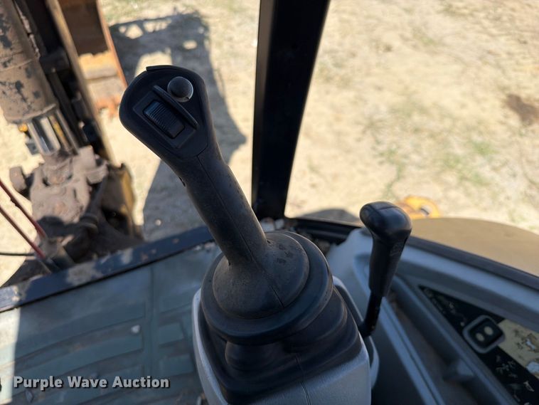 image for item FK5081 2013 Caterpillar 420F backhoe
