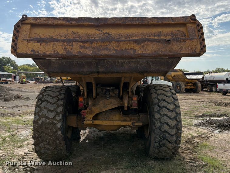 image for item FK5082 2015 Caterpillar 725C articulated haul truck