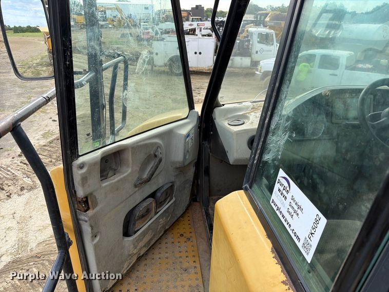 image for item FK5082 2015 Caterpillar 725C articulated haul truck