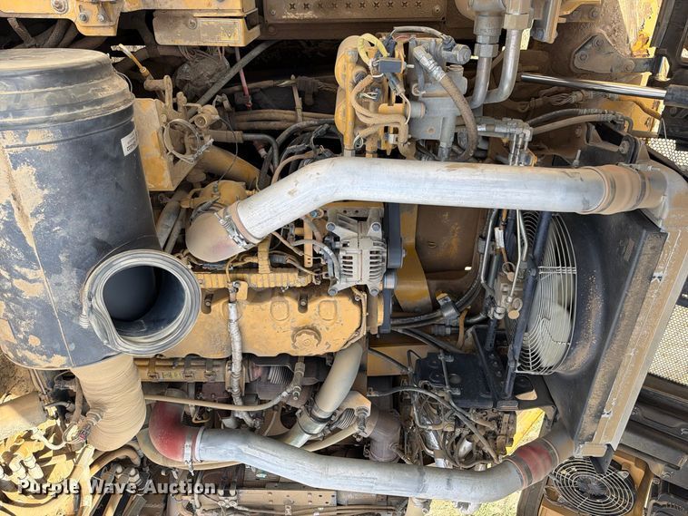 image for item FK5082 2015 Caterpillar 725C articulated haul truck