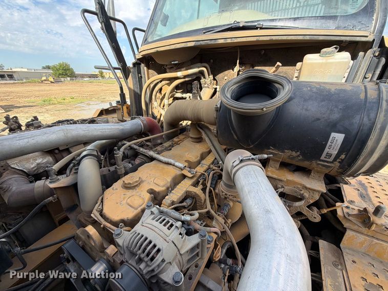 image for item FK5082 2015 Caterpillar 725C articulated haul truck
