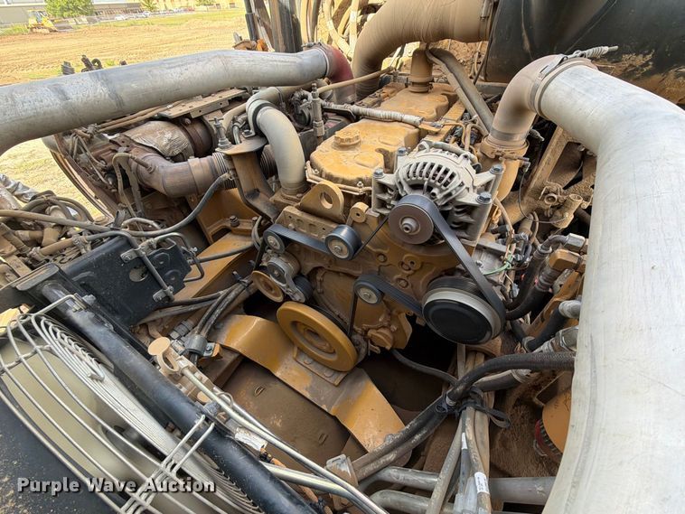 image for item FK5082 2015 Caterpillar 725C articulated haul truck