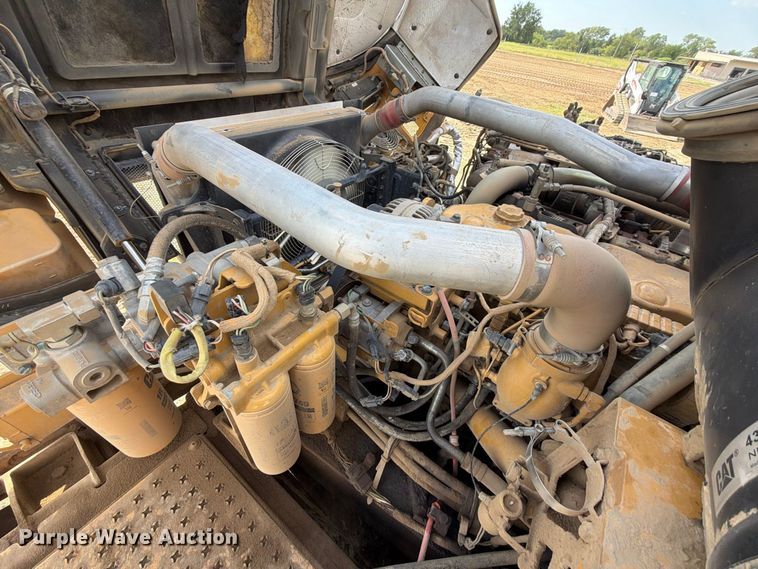 image for item FK5082 2015 Caterpillar 725C articulated haul truck