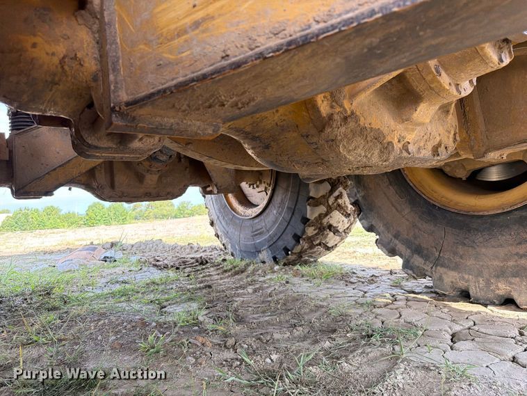 image for item FK5082 2015 Caterpillar 725C articulated haul truck