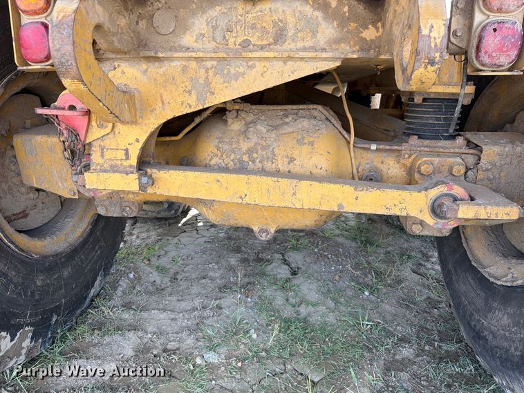image for item FK5082 2015 Caterpillar 725C articulated haul truck