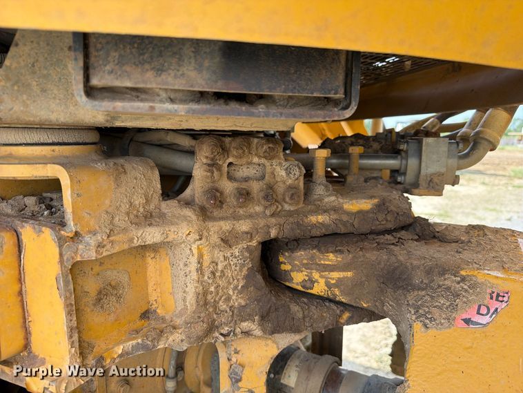 image for item FK5082 2015 Caterpillar 725C articulated haul truck