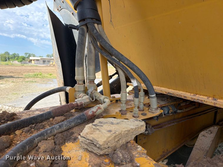 image for item FK5082 2015 Caterpillar 725C articulated haul truck