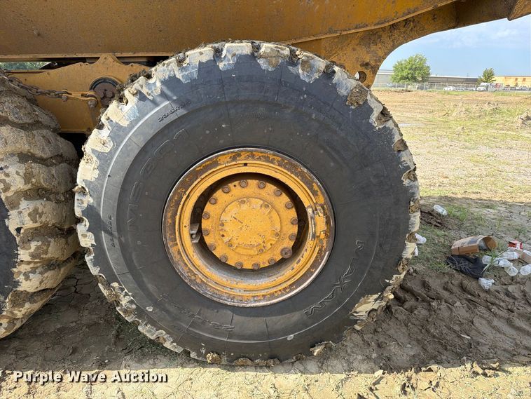 image for item FK5082 2015 Caterpillar 725C articulated haul truck