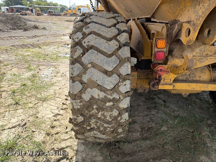 image for item FK5082 2015 Caterpillar 725C articulated haul truck