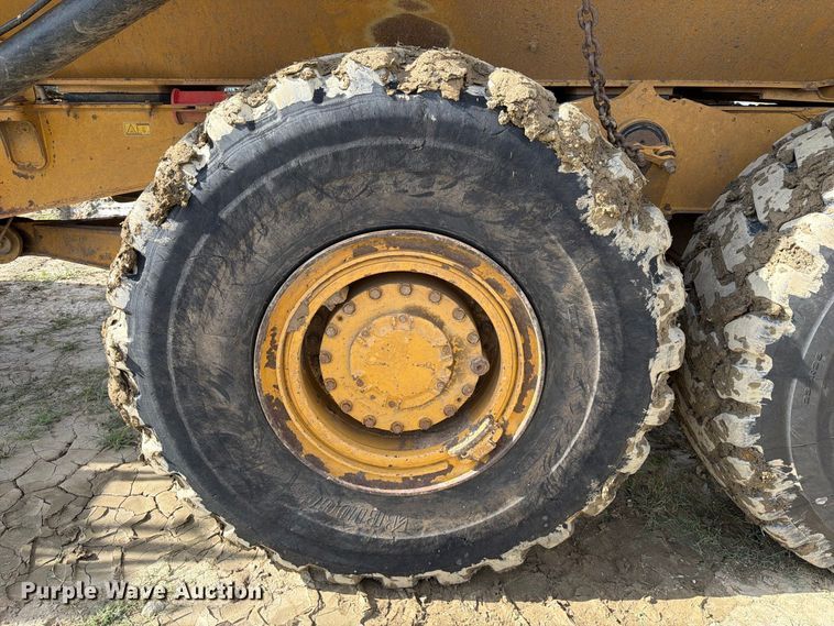 image for item FK5082 2015 Caterpillar 725C articulated haul truck