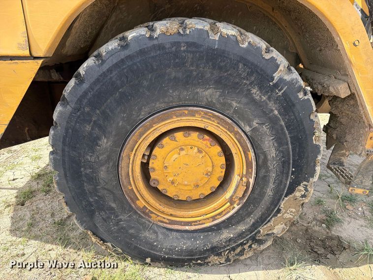 image for item FK5082 2015 Caterpillar 725C articulated haul truck