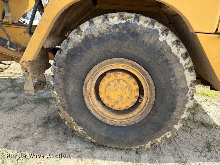 image for item FK5082 2015 Caterpillar 725C articulated haul truck