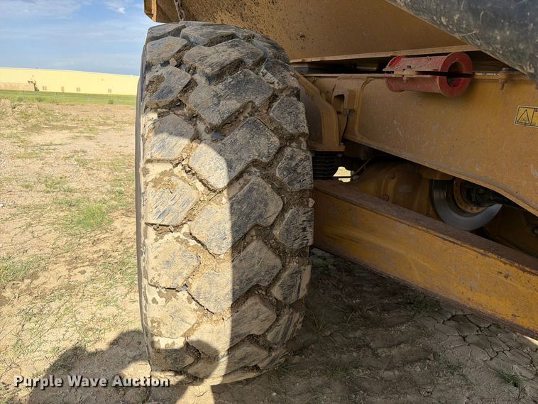 image for item FK5082 2015 Caterpillar 725C articulated haul truck