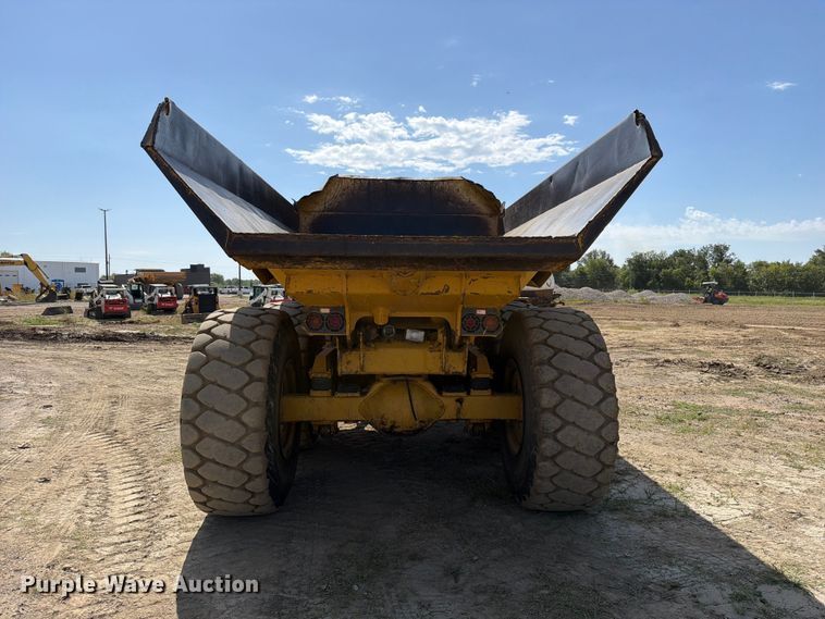 image for item FK5083 2006 John Deere 300D articulated haul truck