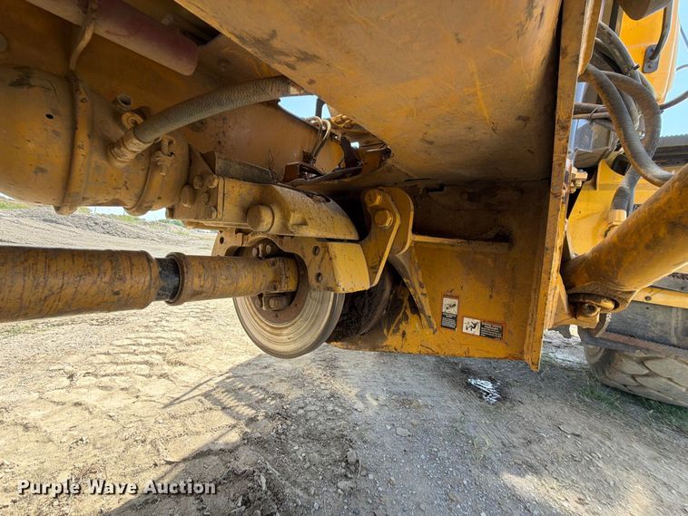 image for item FK5083 2006 John Deere 300D articulated haul truck