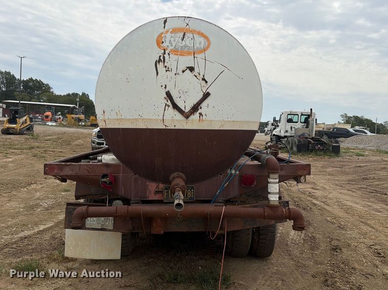 image for item FK5084 1971 Mack R685 water truck