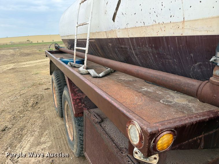 image for item FK5084 1971 Mack R685 water truck