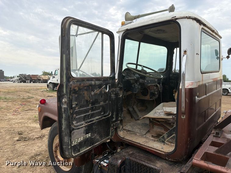 image for item FK5084 1971 Mack R685 water truck