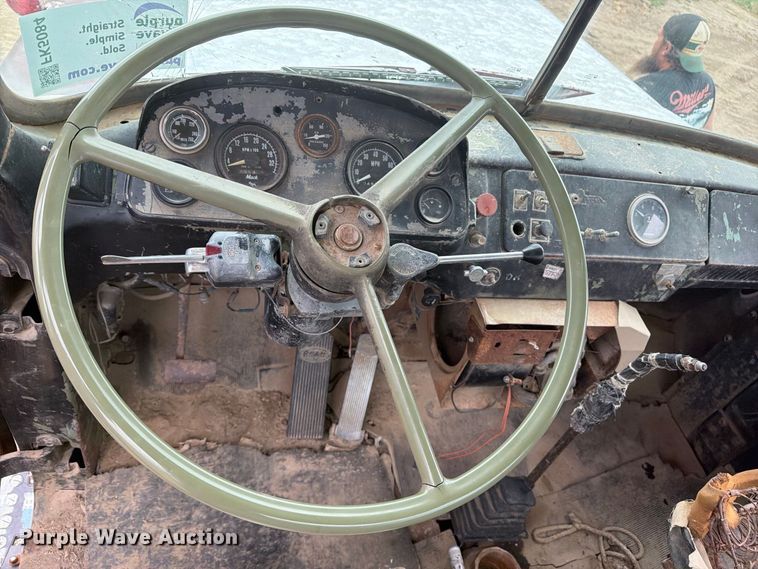 image for item FK5084 1971 Mack R685 water truck