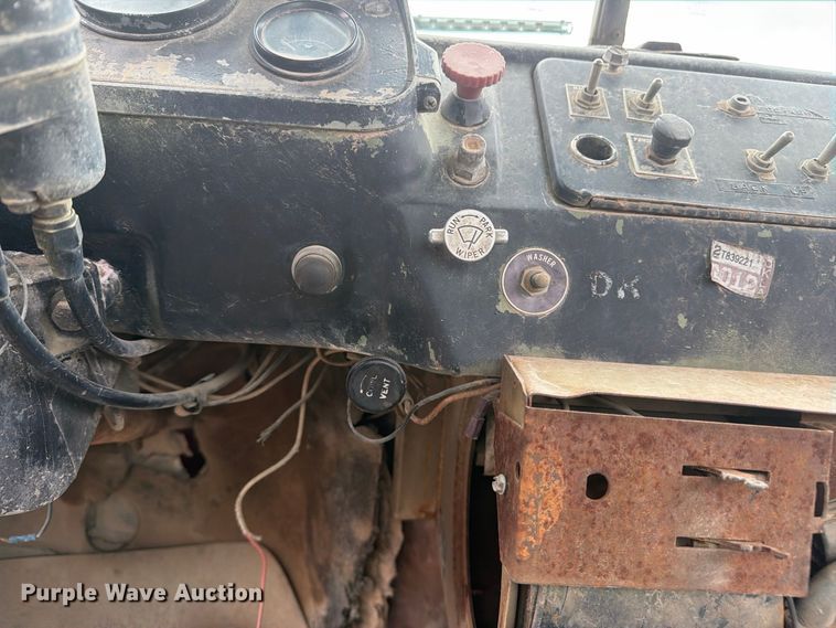 image for item FK5084 1971 Mack R685 water truck