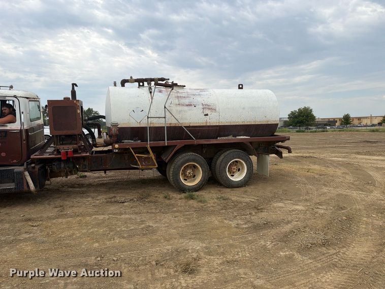 image for item FK5084 1971 Mack R685 water truck